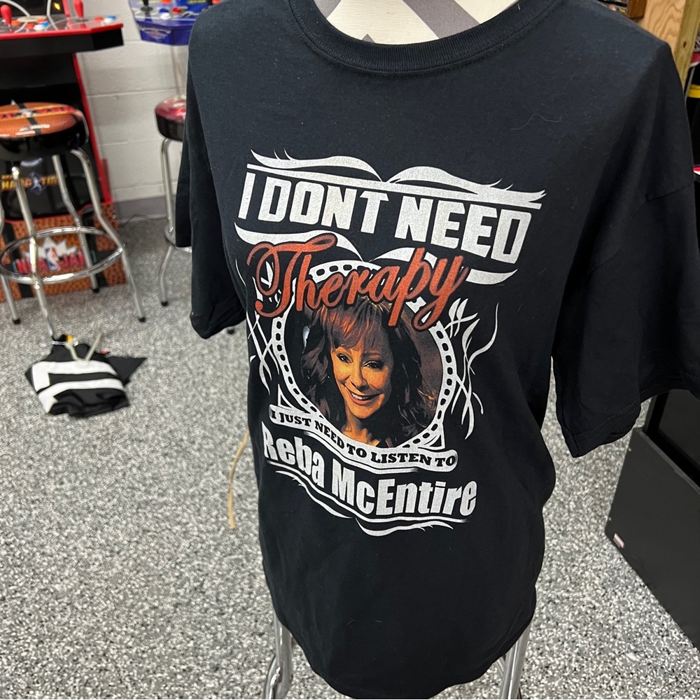 REBA MCENTIRE TEE